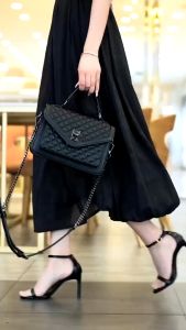 TÚI XÁCH NỮ TRẺ TRUNG Ô TRÁM KHÓA CÀI SIZE 24 SIÊU ĐẸP 2023