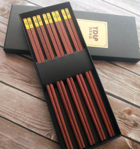 For Home Chinese-Style High-End Chicken Wings Wooden Chopsticks-Person Lettering Customized Solid Wood Meal Sharing Chopsticks Non-Lacquer Chopsticks Mildew-Proof Engraved Name