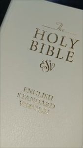 PCBS The Holy Bible ESV032 Compact White