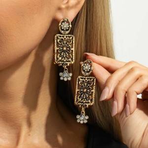 KunJoe Vintage Rhinestones Hollow Out Square Drop Earrings for Women Luxury Carving Geometric Pendant Earrings Fashion Jewelry