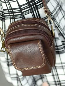 Retro Fashionable Versatile Mini Crossbody Mobile Phone Bag Small Niche Design Waist Bag Vertical Single Shoulder Slanting Bag