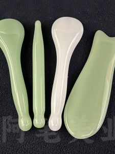 Bộ Gạt Da Mặt Hình Cá Chép Bằng Ngọc Bích Chuyên Nghiệp Cho Phòng Làm Đẹp Bộ Dụng Cụ Mát-xa Hình Cá Chép Dùng Cho Mọi Loại Da