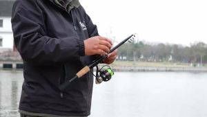 DEUKIO Telescopic Lure Rod 2.1/2.4M Carbon Spinning Rod Baitcasting Fishing Pole 8g-25g Wooden Handle Casting Fishing Tackle