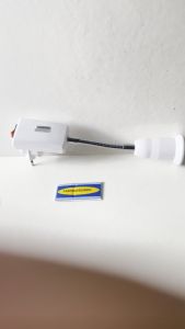 Colokan Listrik Fleksibel Fitting Lampu E27 Converter Switch On Off EU Plug Portable Elastis