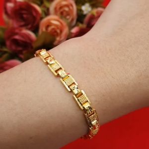 สร้อยข้อมือทองแบนตัดลาย ความยาว 7 นิ้ว ตะขอตัวเอ็น ทองปลอม งานสวย ชุบทอง ใช้ได้ทุกโอกาส