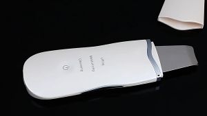 Alat Pembersih Komedo Elektrik Wajah Ultrasonic USB Rechargeable