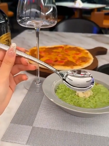 ช้อนสแตนเลส ช้อนเกาหลีร้านอาหาร ช้อนทานอาหาร ผลิตจากสแตนเลสคุณภาพ แข็งแรง ทนทาน อย่างหนา เครื่องใช้บนโต๊ะอาหาร เครื่องครัว ด้ามยาว สีเงิน