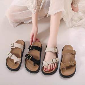 Dép xỏ ngón da lộn hai quai khoá vuông mẫu mới 2024