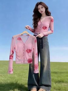 Áo Thun Tay Dài V-Neck In Hình Nhẹ Thoáng Khí Chống Nắng