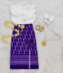 ♥ชุดไทยประยุกต์เสื้อคอระบาย+ กระโปรงยาวผ่าข้างแต่งโบว์ (ไม่รวมเครื่องประดับ)