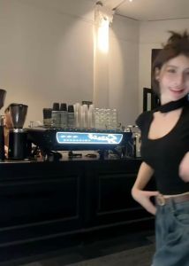 เสื้อครอปแขนสั้น คอยู ดีไซน์มีปลอกคอในตัว ผ้ายืด ทรงเข้ารูป แมทซ์ได้หลายลุค เสื้อยืดแขนสั้นผู้หญิง #0214