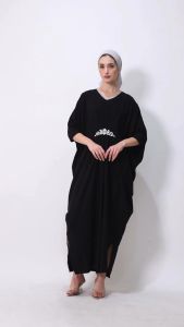 Urban Exchange Saira Kaftan Hitam: Desain Modern & Nyaman