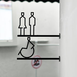 Yifeng Creative Gender-Neutral Bathroom Sign Metal 3D Logo Indicator Public Toilet Side-Hanging Door Plaque Customizable