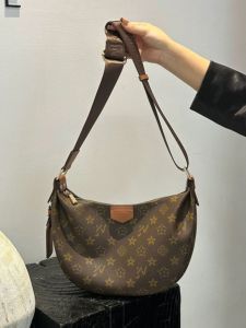 Delicate Dumpling Shape Leather Shoulder Bag Womens Commuter Crossbody Bag Underarm Soft Cowhide Fashion Trend Casual