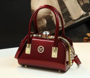 2025 Luxury Handbag Shoulder Bag Leather Bag Patent Leather Bag Ladys Bag Middle-Aged Mom Bag Embroidery Technology of Sequins Temperament Bag