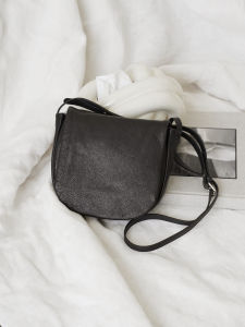 Original Artistic Saddle Bag Mini Phone Purse Cowhide Leather Tanned Bag Casual Versatile Female Bag Magnetic Buckle Closure