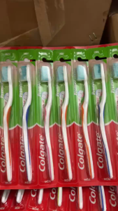 Bàn chải đánh răng Colgate Premier mềm mịn giá