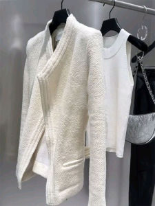 เสื้อแจ็คเก็ตสีขาวสไตล์น้ำหอมสไตล์ไฮเอนด์ฤดูหนาวปี 2025 เสื้อคลุมกันหนาวแบบหนาสำหรับผู้หญิงไซส์ใหญ่ ทรงเข้ารูป แขนยาว ปกติ