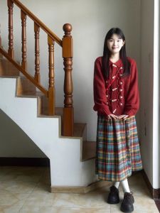 Korean Style College Wind Horn Button Knitwear Jacket Womens round Neck Embroidered Flower Thickened Open Cardigan Sweater