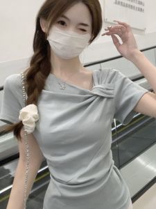 Korean Style Sweet Gentle Slope Collar Twist Design Short Sleeve T-Shirt Women Summer Soft Comfortable Top Shoulder Bump Fold