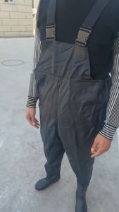 Ủng yếm lội nước size 38-43 màu ĐEN đế cứng ủng lội nước liền quần loại dày đặc biệt ung yem loi nuoc
