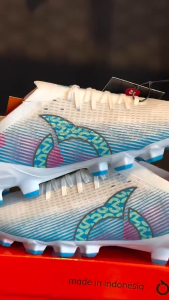 Sepatu Sepak Bola Ortus Eight Catalyst Liberte V3 FG - Warna Neon/Arang/Arang