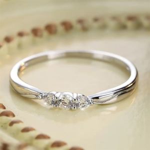 Huitan Simple Fashion Round Cubic Zirconia Ring for Women Female Engagement Ceremony Accessories Trendy Engagement Jewelry