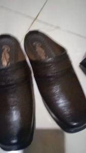 Cuero Sandal Bustong Kulit PU Pria Dewasa Sendal Slip On Pria Semi Pantofel Sepatu Cowok Formal