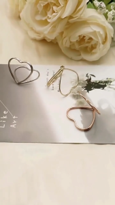 5PCS Table Number Holder Place Card Holder Heart Shape Playing Card Holders for Wedding Table Number Name Sign Stand Table Picture Stand Menu Memo Clips for Wedding