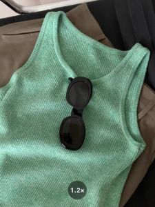 เสื้อกั๊กถักแขนกุดคอฮอลเตอร์สำหรับผู้หญิงในช่วงฤดูร้อน เสื้อคลุมกันหนาวแบบลำลอง ทรงเข้ารูป แขนกุด คอฮอลเตอร์ ผ้าฝ้ายผสม