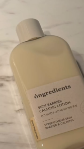【Ongredients 】Skin Barrier Calming Lotion 220ml 。this lightweight lotion gently calms sensitive