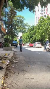 Xe scooter điện tốc độ 25km/h Xe điện cao cấp đồng hồ điện tử đèn full led pin lithium siêu trâu gấp gọn tiện lợi