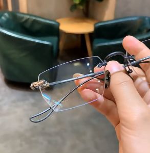 A-G kinh doanh không có vành Mens Kính mắt thời trang chống bức xạ kim loại gọng vuông quang học với lớp chống ánh sáng xanh Chất lượng cao Kính đọc sách cho Nam Nữ mang nhãn hiệu bán ban đầu g364