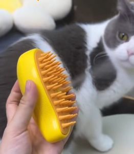 HATELI Cat Steamy Brush Dogs Massage Comb Built-in Electric Water Spray Soft Silicone Pet Puppy Kitten Hair Removal Grooming Brush