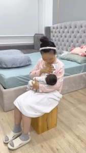 Ghế Gỗ Ngồi Xông Vùng Kín Phụ Kiện Cho Mẹ Ở Cữ Sau Sinh Xông Hơ Phụ Khoa
