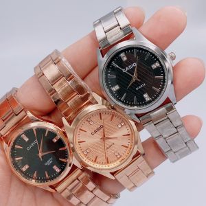 นาฬิกาข้อมือ สายเลท ประดับเพชร  มี 2 ขนาด ไส่ได้ทั้งชายและหญิง ฟร้อมกล่อง