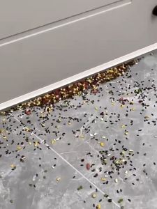 Thanh chắn cửa PVC loại cao cấp dán chân cửa dán siêu dính chống côn trùng bụi bẩn khói bụi thoát hơi điều hòa