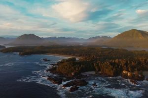 DJI Mini 3 (RC) - Camera Drone | Under 249g | 4K HDR Video | Extended Battery Life | True Vertical Shooting