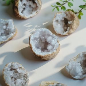 【Tự nhiên rõ ràng thạch anh geode】 khối pha lê 4-5cm geode Đá chữa bệnh cho trang trí nội thất Thiền & Quà Tặng