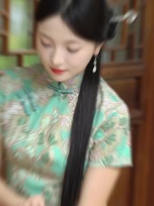 Dazzlin， Tempat ，M-4XL  a Cina R a Cina Baru Bronze Cetakan Bunga Mewah Elegan Penambahbaikan Cheongsam 2024 Pakaian a Pemuda Baru