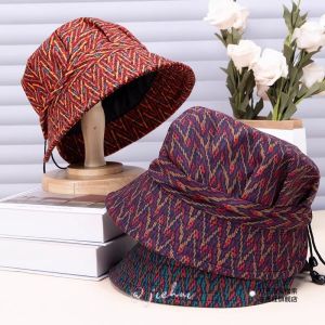 หมวกกันลมทรงกลมแบบพับได้สำหรับผู้หญิง หมวกบังแดดแบบบาง หมวกฤดูใบไม้ร่วงสำหรับคุณแม่ หมวกผ้าแคนวาสป้องกันลมสำหรับผู้หญิง