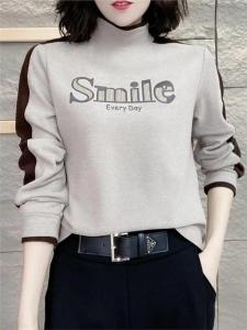 เสื้อยืดคอกลมแขนยาวสองชั้นสำหรับผู้หญิง แฟชั่นฤดูใบไม้ร่วง/ฤดูหนาว อบอุ่น ดีไซน์เรียบง่าย ผ้าขนแกะสองด้าน ดีไซน์เรียบง่าย