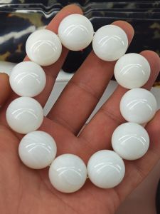 Natural High Ice Transparent Large Shell Bracelet Fashionable Un Real Photography Luxury Stylish Jewelry Accessory