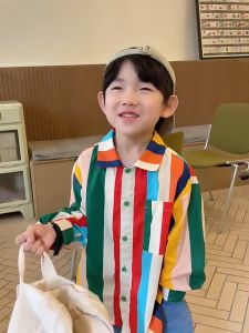 OECE เสื้อเชิ้ตผ้าฝ้ายเด็กแขนยาวลายทางสายรุ้งเด็กพิมพ์เสื้อยืดเกาหลี