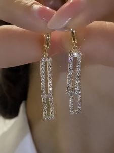 2023 New Luxury Square Full Diamond Tassel Earrings for Women Geometric Pattern Trendy Fashion Jewelry Lightweight Exquisite Ear Studs