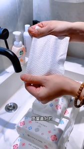 Jie Liya disposable face towel extraction type wholesale men and women thickened mother and baby cotton soft towel wipe face cleaning towel洁丽雅一次性洗脸巾抽取式批发男女加厚母婴棉柔巾擦