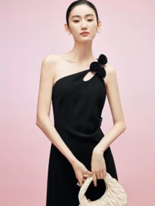 Đầm Lệch Vai Đen Dáng Dài Ôm Body Kết Hoa 3D Cut-out Đi Tiệc Cao Cấp BS0175