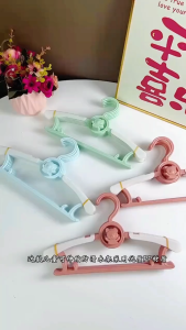 HTF 5pcs Children Hangers Baby Hanger Kids Clothes Hanger Rack Etractable Hanger Non-Slip