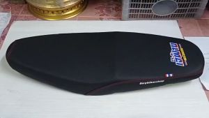 โลโก้เจ๊ฝ้าย พร้อมจบ เบาะแต่งมอเตอร์ไซค์ Wave100เก่า/W110s(2001-2004)