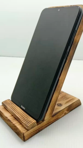 Stand Holder HP Kayu Jati Belanda Elegan dengan Finishing Terbakar - Warna Coklat